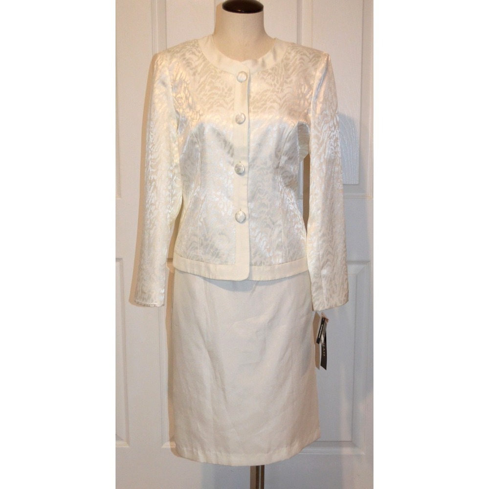 Nwt's Danillo Womens Size 6 Ivory 100% Polyester 2 Piece Skirt Suit Button Front